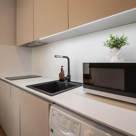 Tirgonu Square Apartment *