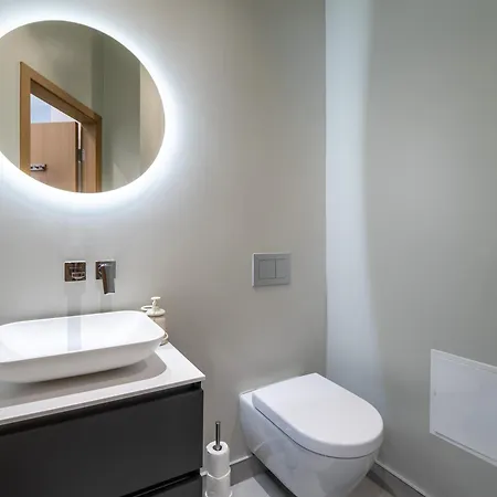 Tirgonu Square Apartman