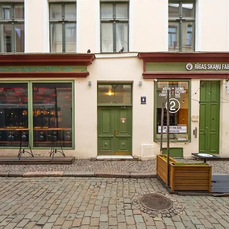Lägenhet Tirgonu Square *