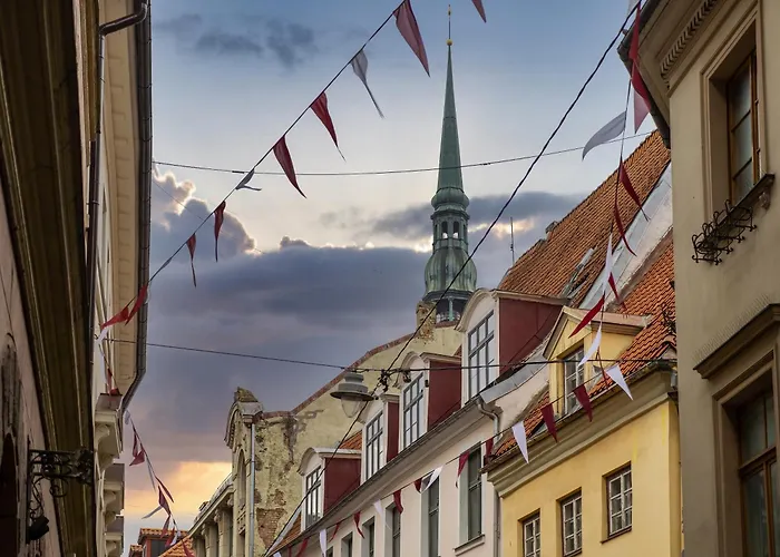 Tirgonu Square Апартаменты